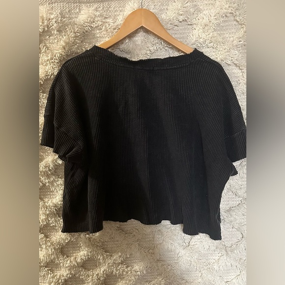 Crop top black -over sized - gently worn- no tag- medium - Picture 2 of 5